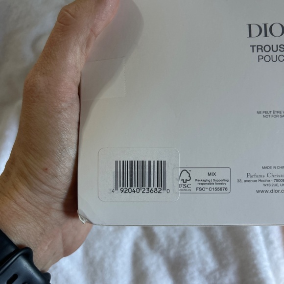 Dior Beauty Glossy Red Cosmetic Case with Box - Picture 9 of 9